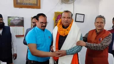 हुसैनगंज: राजा सिंह कॉलेज के नये प्राचार्य ने पदभार किया ग्रहण,शिक्षको ने किया स्वागत।