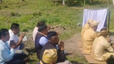 সোণাৰি: লাকুৱাৰ ঐতিহাসিক আমলখি দেওশালত দক্ষতা বিকাশ কেন্দ্ৰৰ আধাৰশিলা স্থাপন কৰে কেবিনেট মন্ত্ৰী যোগেন মহনে