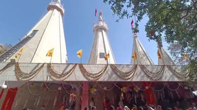 पंचकूला: सकेतड़ी में शिवरात्रि के अवसर पर ऐतिहासिक शिव मंदिर में उमड़ी श्रद्धालुओं की भीड़, लाखों की संख्या में पहुंचे श्रद्धालु