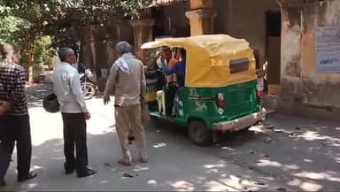 घोसी: सैदपुर गांव में शराब पी रहे 2 शराबियों को घोसी पुलिस ने किया गिरफ्तार, भेजा जेल