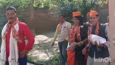 डुमरांव: नया भोजपुर में भारतीय जनता पार्टी ने लाभार्थियों की समृद्ध मोदी की गारंटी के तहत लाभार्थी से चलाया जनसंपर्क अभियान