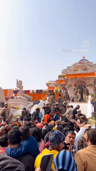 ▶️अयोध्या: श्री राम जन्मभूमि मंदिर में दर्शन के लिए भक्तों की भीड़ उमड़ी।
#Ayodhya | #राममंदिर #UttarPrades