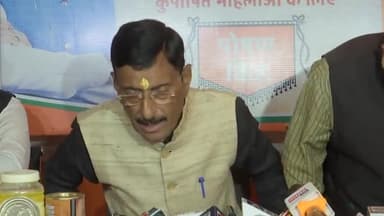 कांके: अरगोड़ा स्थित कार्यालय में रांची सांसद ने गर्भवती और कुपोषित महिलाओं के लिए पोषण किट वितरण कार्यक्रम का किया शुभारंभ