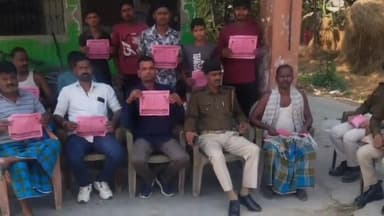 अररिया: आग से बचाव को लेकर अग्निशमन विभाग के द्वारा अररिया के ग्रामीण और शहरी क्षेत्रों में चलाया गया जागरुकता अभियान