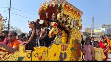 हसनपुरा: हसनपुरा शनि विग्रह व दिव्य दर्शन को ले निकला शोभा यात्रा।