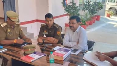 सिराथू: आगामी त्यौहार रमजान और होली के मद्देनजर एसडीएम और सीओ ने थाना सैनी में इलाके के सम्मानित लोगों के साथ की बैठक