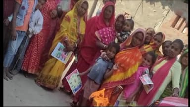 परिहार: बराही गांव में अग्निशमन विभाग की ओर से आग से बचाव को लेकर लोगों को दी जानकारी