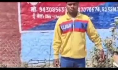 चोरौत: परिगामा गांव से नेपाली शराब के साथ पुलिस ने एक तस्कर को किया गिरफ्तार