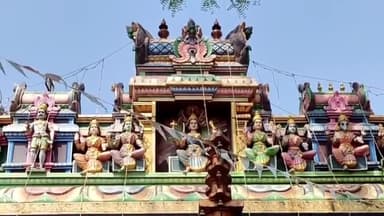 பண்ருட்டி: நடுகாட்டுப்பாளையம் பகுதியில் கோயில் மற்றும் வீட்டின் கதவை உடைத்து தங்க நகைகள் திருட்டு;போலீசார் விசாரணை