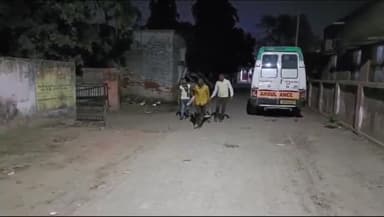 बहराइच: मुकेरिया के पास स्टेयरिंग फेल होने से पलटी ट्रैक्टर ट्राली, एक की मौत, दो घायल