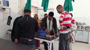 बदायूं: कुरऊ गांव के पास ई -रिक्शा पलटने से ई-रिक्शा के नीचे दबकर किशोर हुआ गंभीर घायल इलाज को जला अस्पताल में कराया भर्ती।