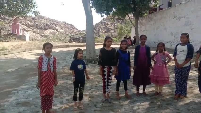 चरखारी: डॉ.भीमराव अम्बेडकर पाठशाला एवं लाइब्रेरी खंदिया #पाठशाला_गीत  #हम_जब_पढ़ेंगे_लिखेंगे_आगे_बढ़ेंगे...
