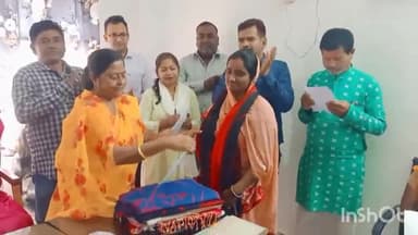 फारबिसगंज: फारबिसगंज नगर परिषद में बेहतर कार्य करने वाले सफाई कर्मियों को प्रमाण पत्र और अंग वस्त्र देकर किया गया सम्मानित