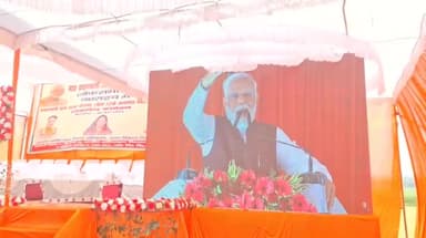 बहराइच: बहराइच संसदीय क्षेत्र में प्रधानमंत्री ग्राम सड़क योजना के तहत निर्मित सड़क का पीएम ने वर्चुअल माध्यम से किया लोकार्पण