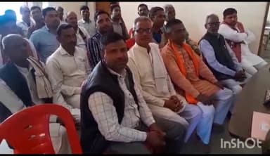 दातागंज: हजरतपुर थाना परिसर में आगामी त्योहारों को देखते हुए पीस कमेटी का आयोजन किया गया