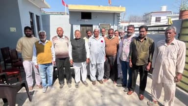 पंचकूला: हंगोली गांव में एडवोकेट विजय बंसल की अध्यक्षता में हुई बैठक, कांग्रेस पार्टी की नीतियों बारे दी जानकारी