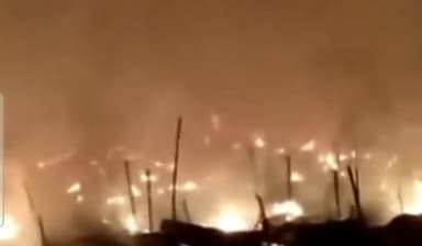 पटना ग्रामीण: पटना के पचरुखिया थाना क्षेत्र स्थित आजाद टोला में 50 से अधिक झोपड़ीनुमा घरों में लगी आग