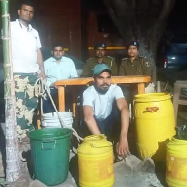 अरवल: मठीया के अलावा अन्य गांव से अरवल उत्पाद विभाग द्वारा से शराब पीने के मामले मे10एवं बेचने के मामले मे एक व्यक्ति गिरफतार