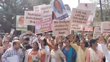 मुरादाबाद: कलेक्ट्रेट पहुंचकर आसाराम बापू की रिहाई को लेकर उनके अनुयायियों ने डीएम को प्रधानमंत्री राष्ट्रपति डीएम को ज्ञापन