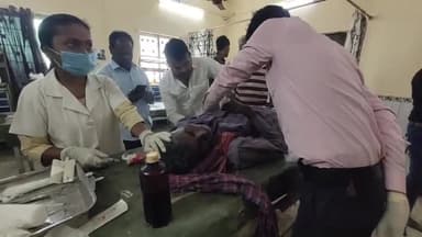 सिधवलिया: बरहिमा मोड़ के पास दो बाइक के बीच हुई टक्कर में एक बाइक पर सवार एक अधेड़ हुआ घायल, इलाज के लिए सदर अस्पताल में भर्ती