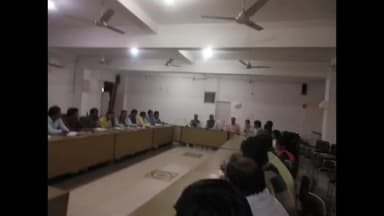 हमीरपुर: मतदाता शिक्षा एवं निर्वाचक सहभागिता जागरूकता कार्यक्रम की बैठक सीडीओ की अध्यक्षता में विकास भवन सभागार में हुई आयोजित