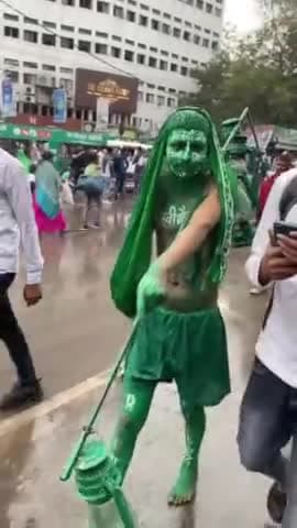 मिलिए तेजस्वी यादव के जबड़ा फैन से ।
#rjd #laluyadav #tejashvi_yadav #khesharilal #pawansingh #tuntun_yadav #tejpartap