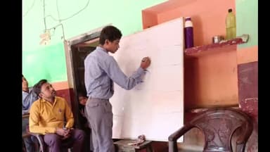 हमीरपुर: सुमेरपुर कस्बे के लालू सिंह पब्लिक स्कूल में आयोजित विभिन्न प्रतियोगिताओं में सफल प्रतिभागियों को किया गया पुरस्कृत