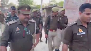 सिराथू: आगामी लोकसभा चुनाव के मद्देनजर सिराथू सीओ ने एसएसबी के साथ कोखराज थाना क्षेत्र का एरिया डोमिनेशन किया