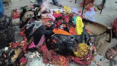 भरथना: बकेवर कस्बा स्थित पोरवाल कपड़े की दुकान में अचानक शाॅर्ट सर्किट से लगी आग,दुकानदारों ने कङी मशक्कत कर आग पर पाया काबू