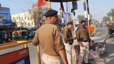 सासाराम: सड़क सुरक्षा अभियान के तहत पुराने G.T रोड पर यातायात थाना के पुलिस एवं नगर थाना के पुलिस में चलाया वाहन चेकिंग अभियान