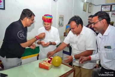 जालौर: कांग्रेस नेता वैभव गहलोत को जालौर सिरोही कांग्रेस प्रत्याशी बनाए जाने के बाद लोगों ने किया स्वागत