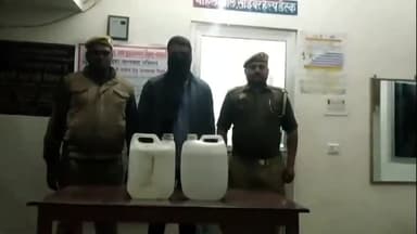 जमुनहा: थाना हरदत्त नगर गिरन्ट पुलिस ने 20 लीटर नाजायज कच्ची शराब के साथ एक अभियुक्त को किया गिरफ्तार