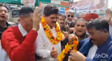 देहरादून: कांग्रेस मुख्यालय में जोत सिंह गुंसोला और गणेश गोदियाल का हुआ जोरदार स्वागत