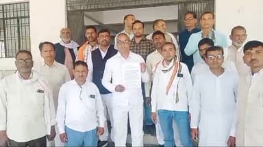 भदोही: मनरेगा के भुगतान को लेकर सुरियावा ब्लॉक के प्रधान संघ अध्यक्ष के नेतृत्व में प्रधानों ने सीडीओ को सौपा ज्ञापन ।