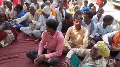 अरवल: सदर प्रखंड मुख्यालय में अनुआ और बेलाव गांव में गरीबों के साथ हो रहे अत्याचार को लेकर भाकपा वाले ने दिया धरना।