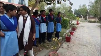 झांसी: सीपरी बाजार स्थित श्री गुरु हरकिशन डिग्री कॉलेज में राष्ट्रीय सेवा योजना के कैंप में चलाया गया अग्निशमन जागरूकता अभियान