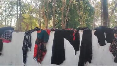 गोंडा: टामसन मैदान में सीएम योगी के कार्यक्रम में पहुंची महिलाओं के काले दुपट्टे प्रशासन ने दीवार पर रखवाए