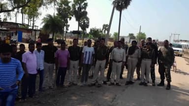 करपी: किंजर पुलिस एवं एलटीएफ ने संयुक्त रूप से थाना क्षेत्र के विभिन्न गांवों में अवैध शराब के विरुद्ध चलाया अभियान