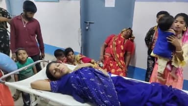 अररिया: बैरगाछी मोड़ के समीप अनियंत्रित ट्रक ने पिकअप वैन में मारी टक्कर हादसे में तीन लोग घायल सदर अस्पताल में भर्ती