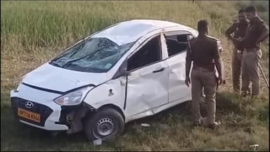 सिराथू: तेज़ रफ़्तार कार गिरसा गाँव के पास हाइवे पर अनियंत्रित होकर खेत में पलटी, दो भाई गम्भीर घायल