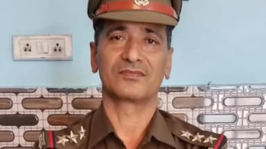 बिलारी: मैनाठेर कोतवाली प्रभारी बने सर्वेंद्र कुमार, कोतवाली का चार्ज संभालते ही पुलिसकर्मियों के साथ बैठक कर दिए आवश्यक निर्देश