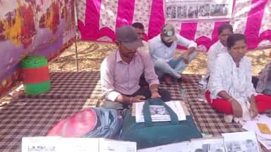 शहादा: युनिसेफ अंतर्गत काम करणाऱ्या कर्मचाऱ्यांना 2023 मध्ये कार्यमुक्त केल्याने जिल्हाधिकारी कार्यालयासमोर धरणे आंदोलन