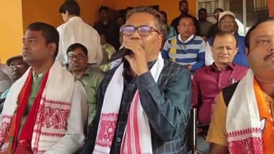 সোণাৰি: সোণাৰিস্থিত বিজেপিৰ মুখ্য কাৰ্যালয়ত শুক্ৰবাৰে দলীয় বিষয়-ববীয়া, কাৰ্যকৰ্তাসকলৰ সৈতে মত-বিনিময় সাংসদ তপন গগৈৰ