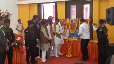 कांके: डीबीडीह स्थित कार्निवल में रक्षा मंत्री तीन लोकसभा क्षेत्र की चुनाव प्रबंधन समिति और कोर कमिटी की बैठक में हुए शामिल