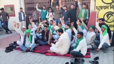 बिलारी: सहसपुर ब्लॉक कार्यालय पर भारतीय किसान यूनियन के कार्यकर्ताओं ने विभिन्न मांगों को लेकर किया धरना प्रदर्शन