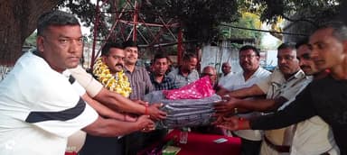 सतगावां: सम्मान समारोह आयोजित कर थानाध्यक्ष को दी गई विदाई, नये थानाध्यक्ष का हुआ स्वागत