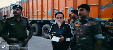 संदेश: कोइलवर बबुरा पथ से जिला प्रसासन व पुलिस प्रसासन ने अवैध रूप से बालू लदे करीब 62 वाहनों को जब्त किया