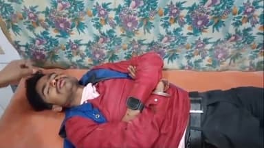 इकौना: सीताद्वार नहर के पास बाइक फिसल कर गिरी, दो लोग हुए चोटिल