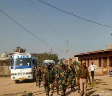 जालौर: जालौर में आगामी लोकसभा चुनाव को लेकर पुलिस प्रशासन ने निकाला फ्लैट मार्च