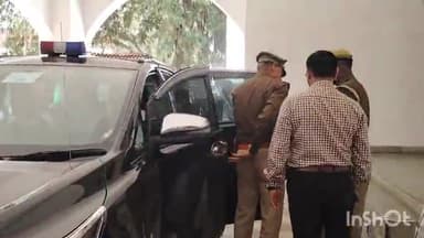 लखीमपुर: कलेक्ट पहुंची लखनऊ कमिश्नर डाक्टर रोशन जैकब का मुस्लिम समुदाय की महिलाओं ने बुके देकर किया जोरदार स्वागत